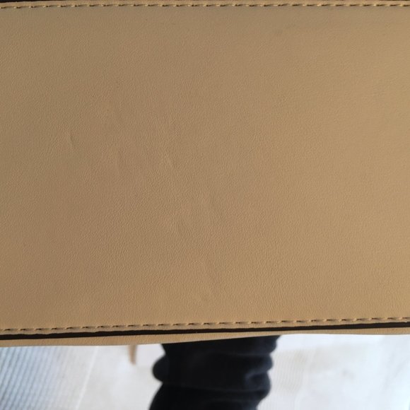 BCBG CROSSBODY - Picture 6 of 7